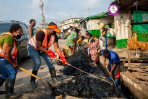 Read more about the article Effia-Kwesimintsim Municipal Assembly launches monthly sanitation day